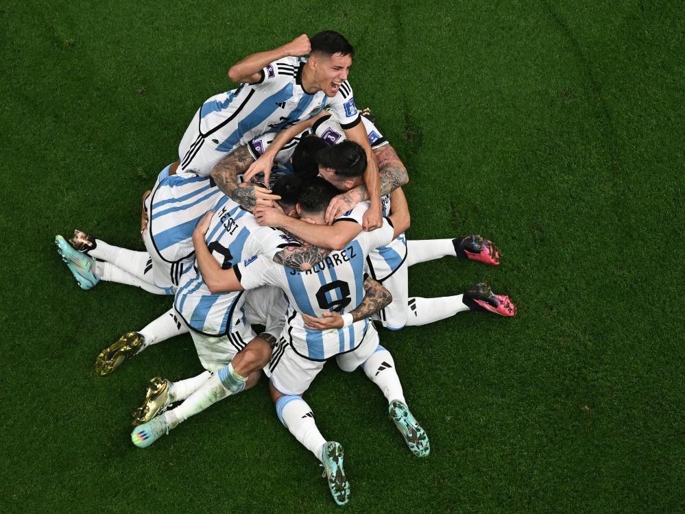 Argentinier zurück in der Heimat (Foto: AFP/SID/ANTONIN THUILLIER)