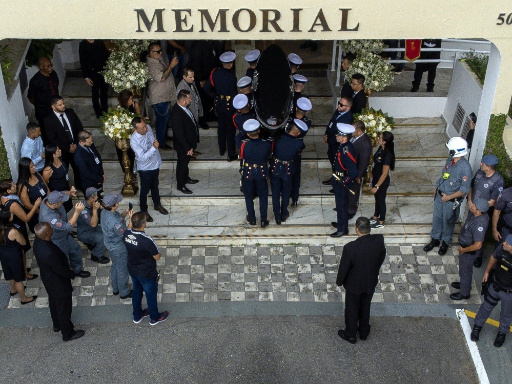 Pele wird in Santos beigesetzt (Foto: AFP/SID/MIGUEL SCHINCARIOL)