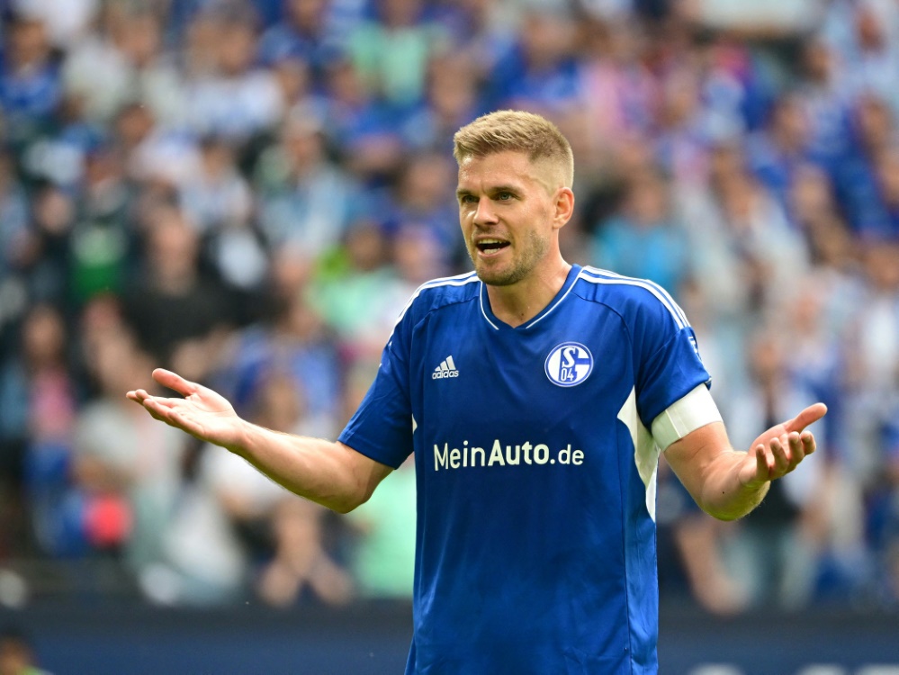 Simon Terodde möchte weiter für Schalke auflaufen (Foto: AFP/SID/INA FASSBENDER)