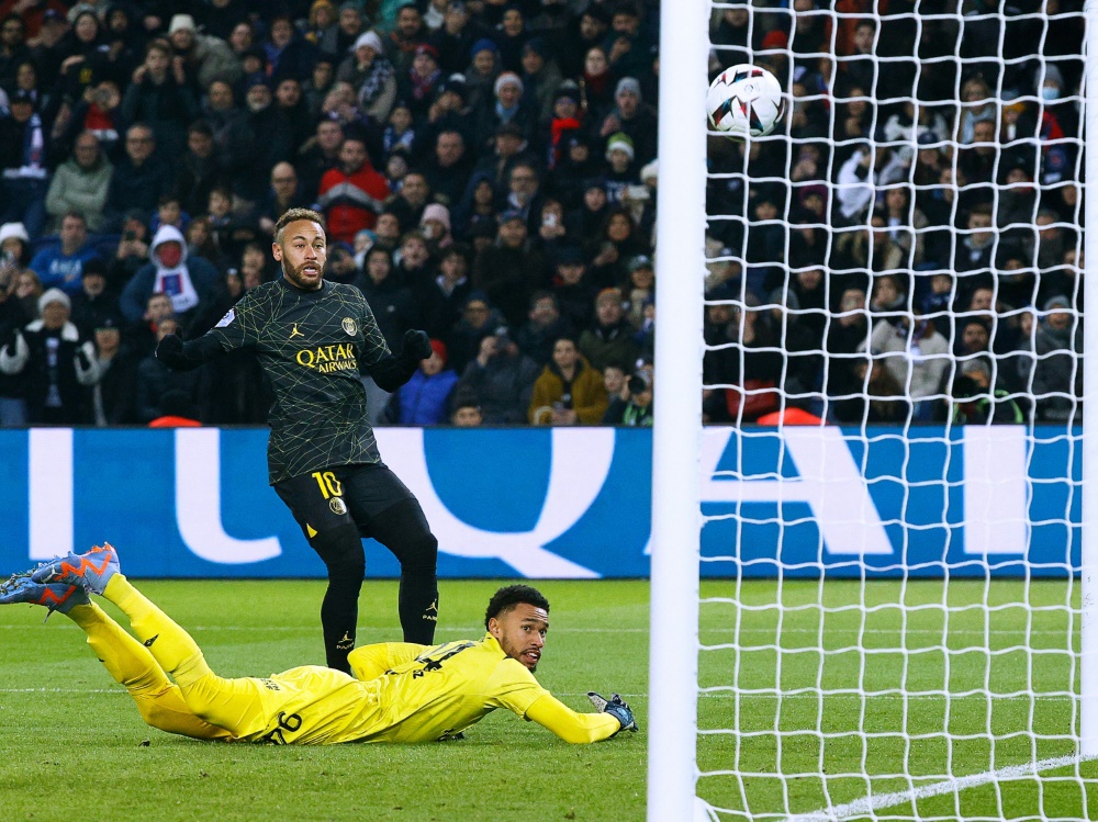 Neymars (l.) Treffer reicht PSG erneut nicht (Foto: AFP/SID/GEOFFROY VAN DER HASSELT)