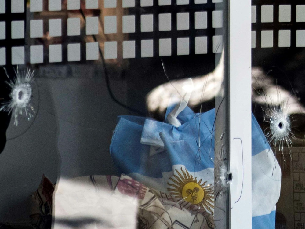 Familiengeschäft von Messis Frau überfallen (Foto: AFP/AFP/STR)