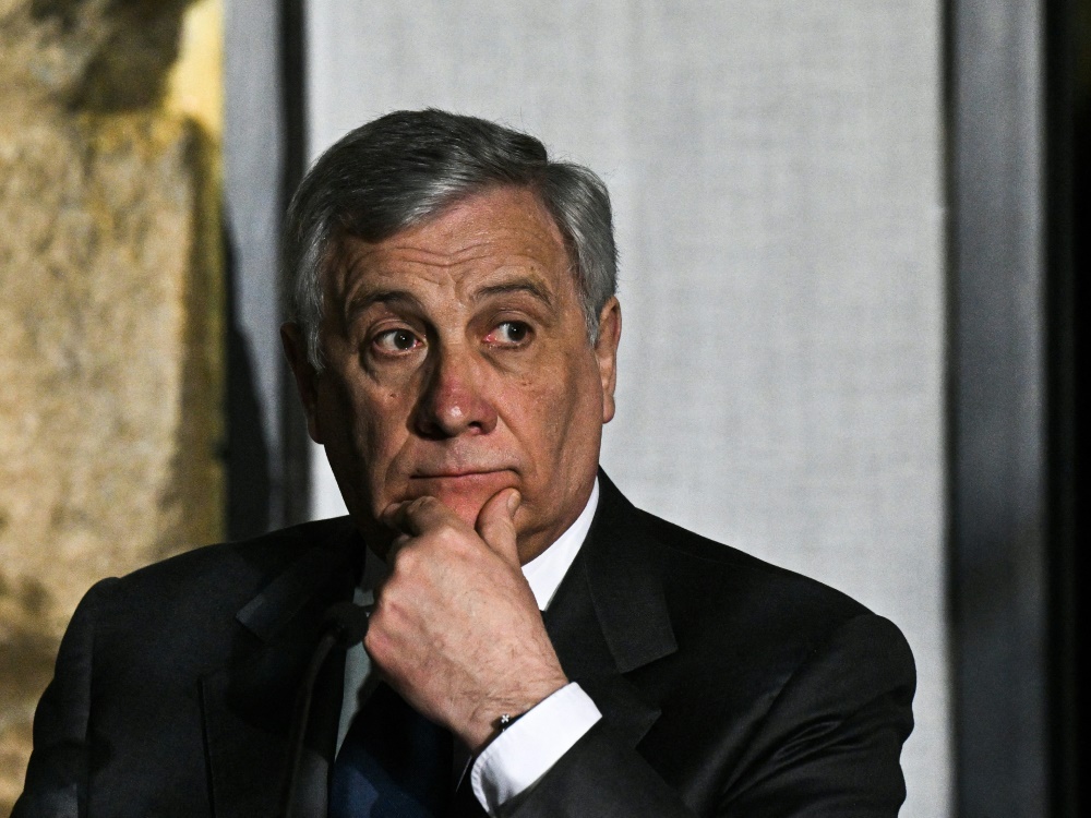 Antonio Tajani fordert nach Randale harte Strafen (Foto: AFP/SID/TIZIANA FABI)