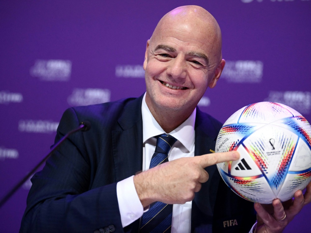 FIFA um Boss Infantino wird Katar-WM untersuchen. (Foto: AFP/SID/FRANCK FIFE)