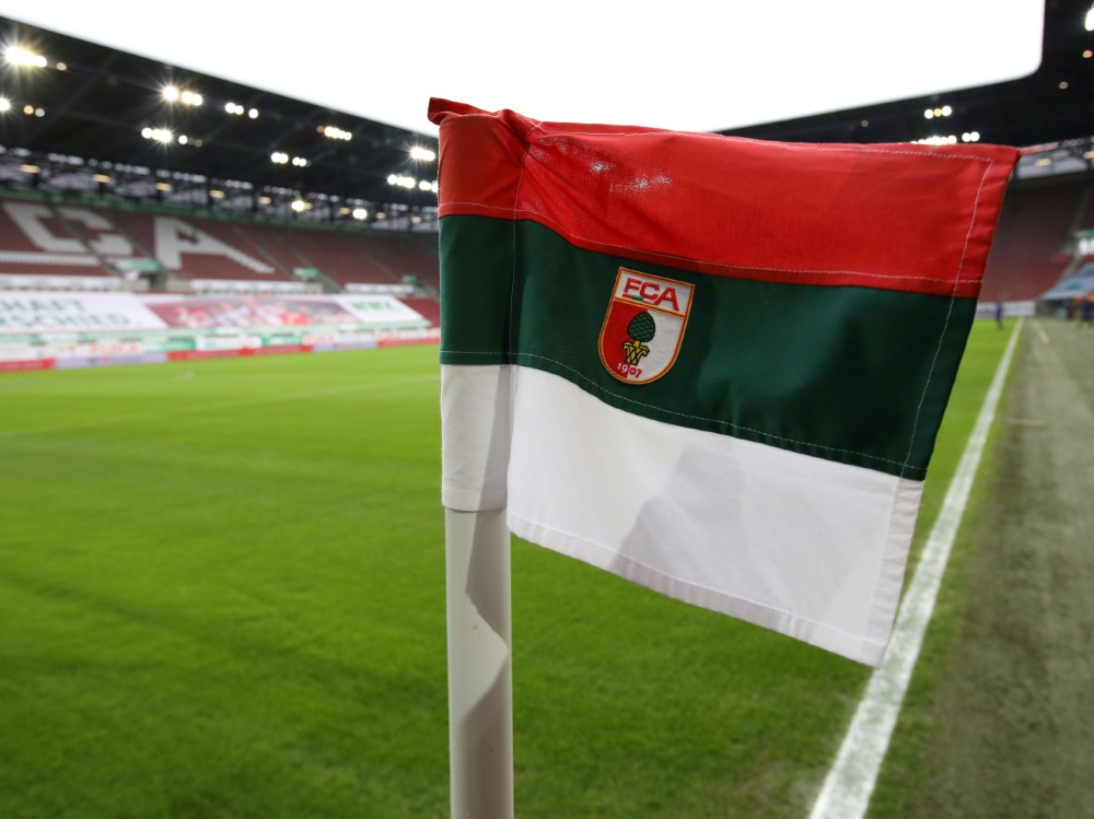 Der FC Augsburg setzt Baumpflanzaktion fort (Foto: FIRO/FIRO/FIRO)