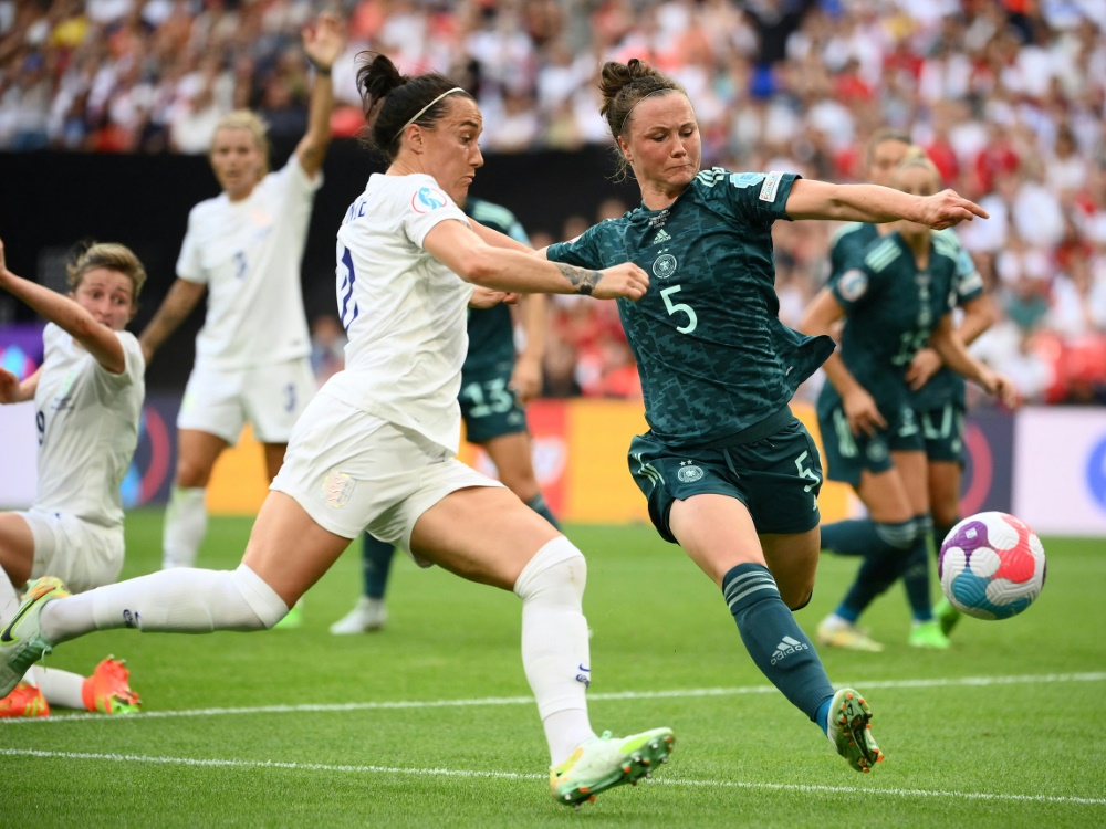 Deutschland und England spielten im EM-Finale 2022 (Foto: AFP/SID/FRANCK FIFE)