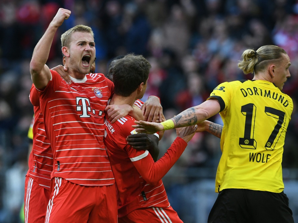 Bundesliga-Topspiel: Bayern schlägt Dortmund mit 4:2 (Foto: AFP/SID/CHRISTOF STACHE)