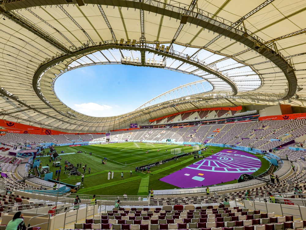 Unter anderem soll im Khalifa-International-Stadion gespielt werden (Foto: FIRO/FIRO/SID)
