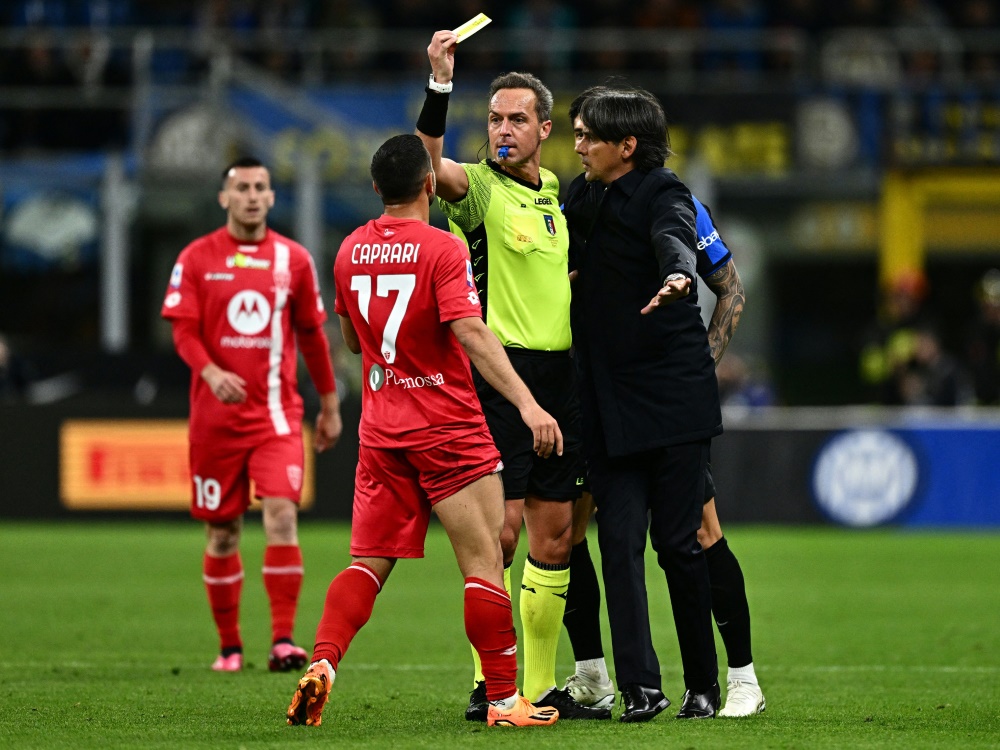 FIGC verschärft Strafen bei Gewalt gegen Schiedsrichter (Foto: AFP/SID/GABRIEL BOUYS)