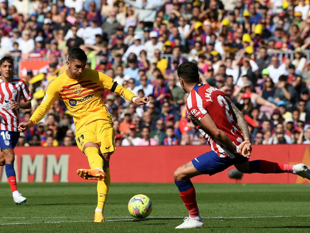 Ferran Torres erzielt den Siegtreffer für Barcelona (Foto: AFP/SID/Josep LAGO)