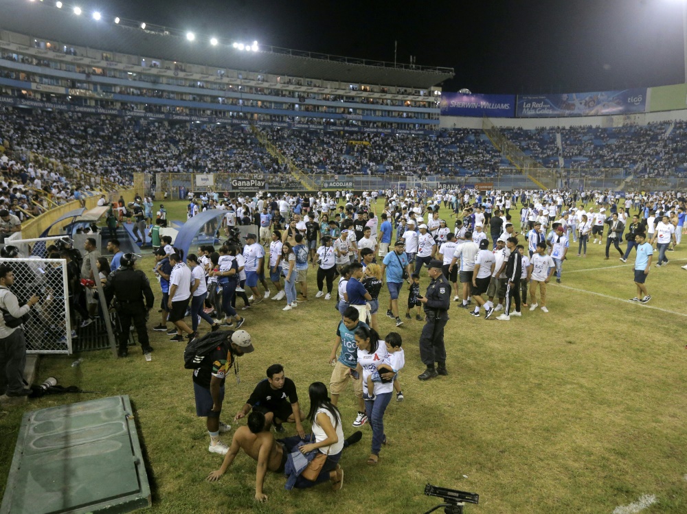 Im Estadio Cuscatlan hatte sich die Katastrophe ereignet (Foto: AFP/SID/MILTON FLORES)
