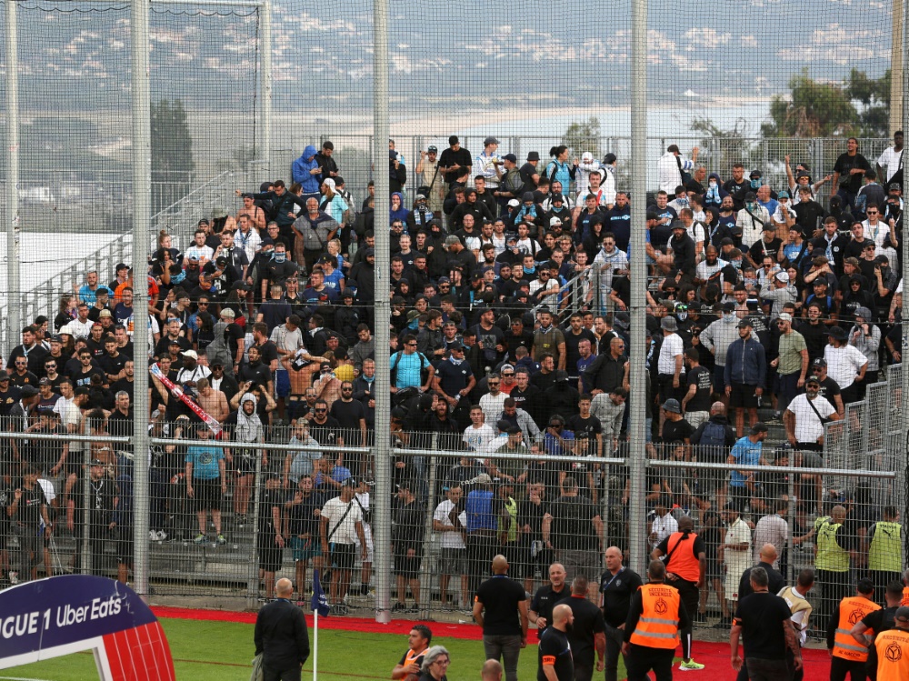 Marseille-Fans attackierten einen Reporter (Foto: AFP/SID/PASCAL POCHARD-CASABIANCA)