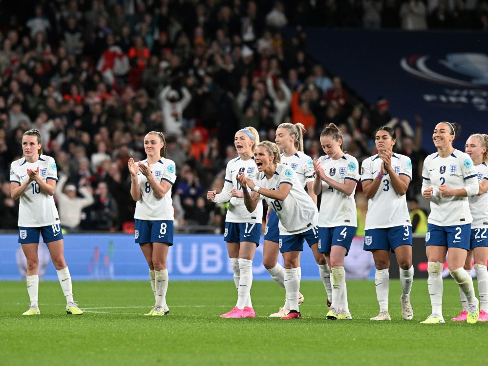 Europameister England will ohne Ablenkung zum WM-Titel (Foto: FIRO/FIRO/SID)