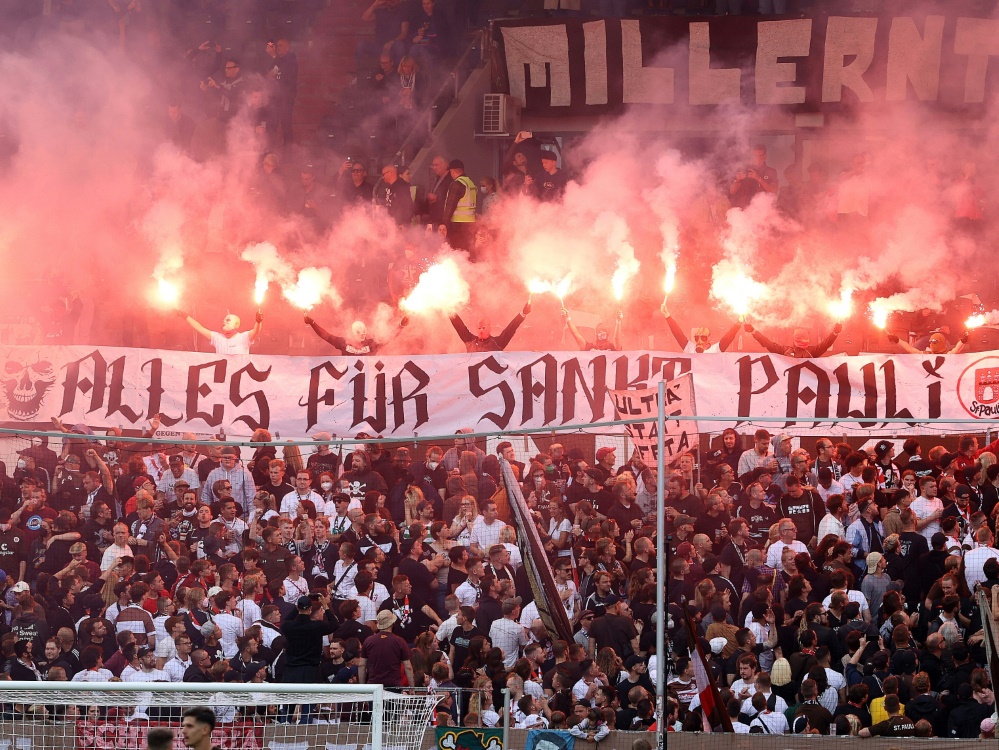 St.Pauli muss eine hohe Strafe zahlen (Foto: FIRO/FIRO/SID)