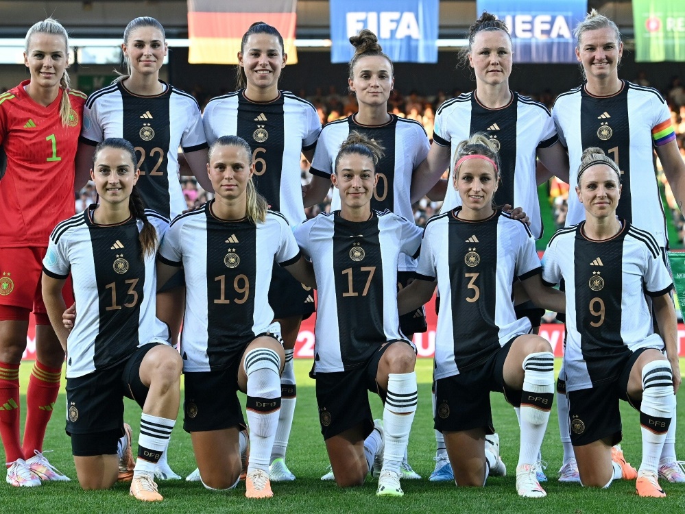 Die deutsche Nationalmannschaft spendet ein Teil ihrer Prämie (Foto: AFP/SID/Christof STACHE)