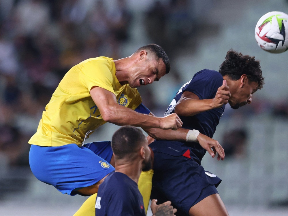 Ronaldo im Duell mit PSG-Verteidiger Marquinhos (Foto: AFP/SID/PAUL MILLER)
