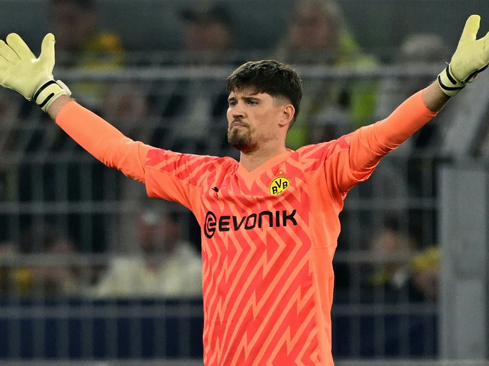 Dortmund plant langfristig mit Torhüter Kobel (Foto: AFP/SID/INA FASSBENDER)