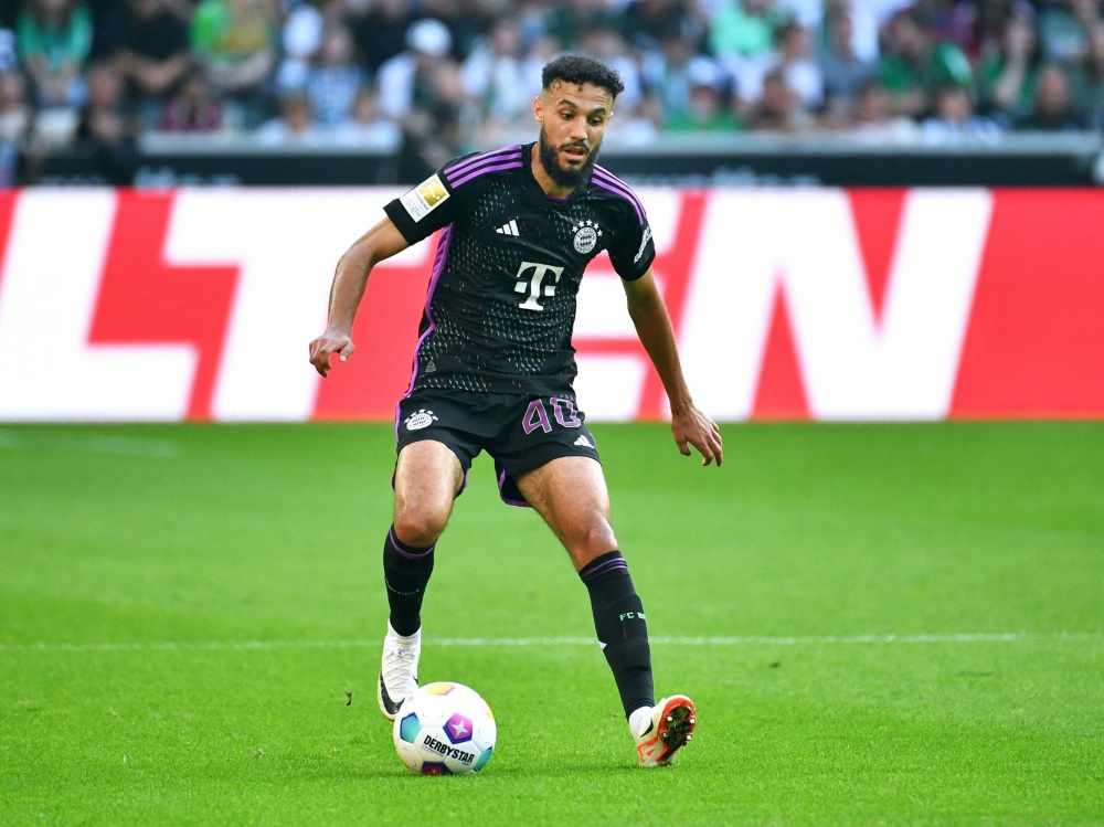 Trotz Kritik bleibt Mazraoui im Kader des FC Bayern (Foto: AFP/SID/UWE KRAFT)