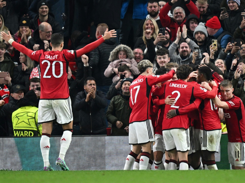 Manchester United feiert ersten Sieg (Foto: AFP/SID/PAUL ELLIS)