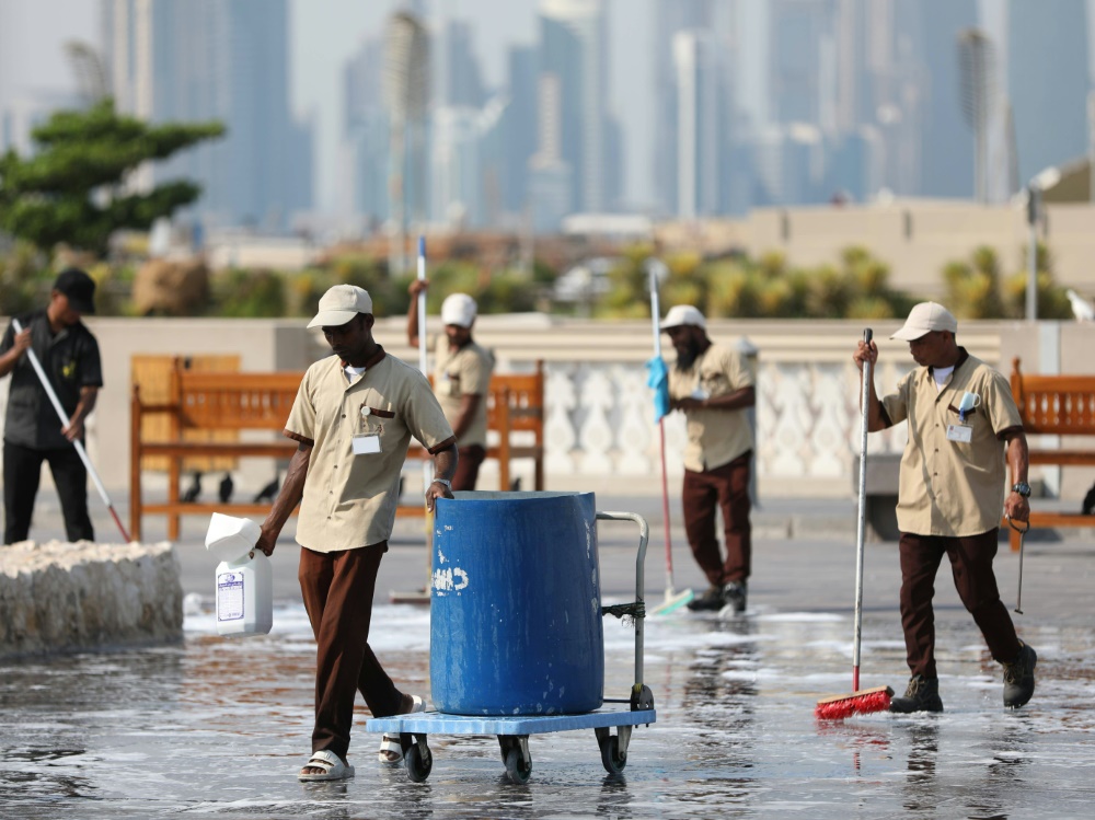 Die Situation der Gastarbeiter in Katar bleibt schlecht (Foto: IMAGO/dts Nachrichtenagentur/IMAGO/dts Nachrichtenagentur/IMAGO/dts Nachrichtenagentur/IMAGO/dts Nachrichtenagentur)