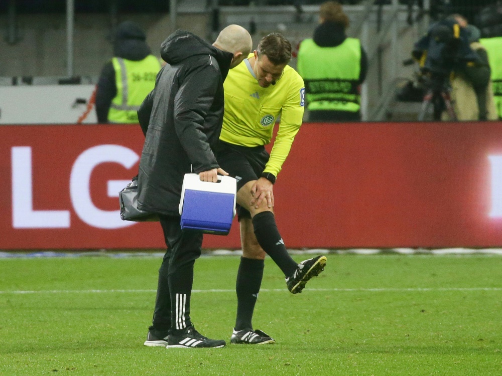 Brych verletzte sich während der ersten Halbzeit (Foto: IMAGO/Pressefoto Baumann/IMAGO/Pressefoto Baumann/SID/IMAGO/Hansjürgen Britsch)