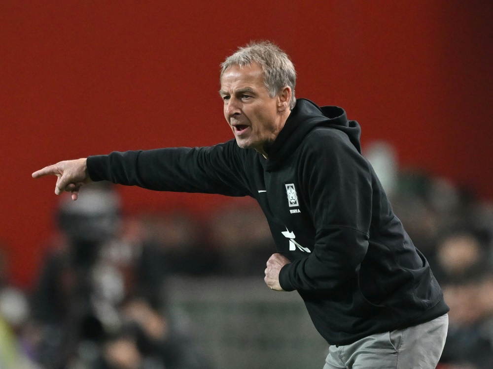 Will mit Südkorea zur WM: Jürgen Klinsmann (Foto: AFP/SID/JUNG YEON-JE)