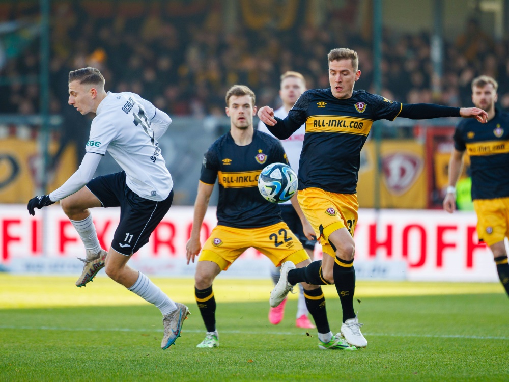 Dynamo Dresden verliert in Verl (Foto: www.imago-images.de/www.imago-images.de/SID/IMAGO/Eibner-Pressefoto / Jan Strohdiek)