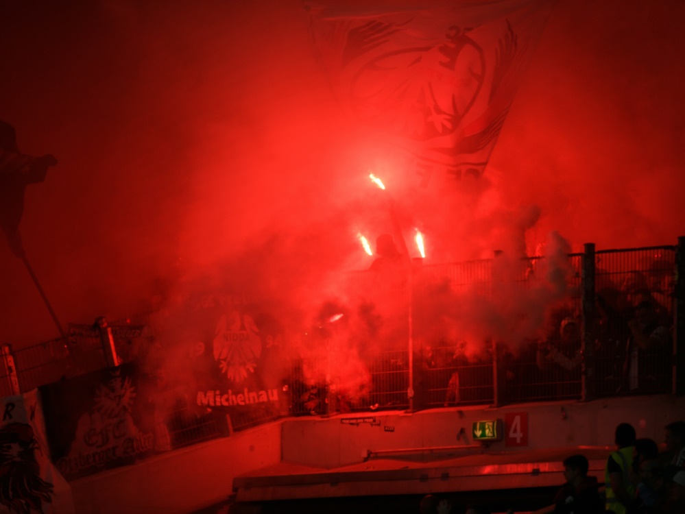 Fans von Eintracht Frankfurt (Archivbild) (Foto: AFP/SID/THOMAS KIENZLE)