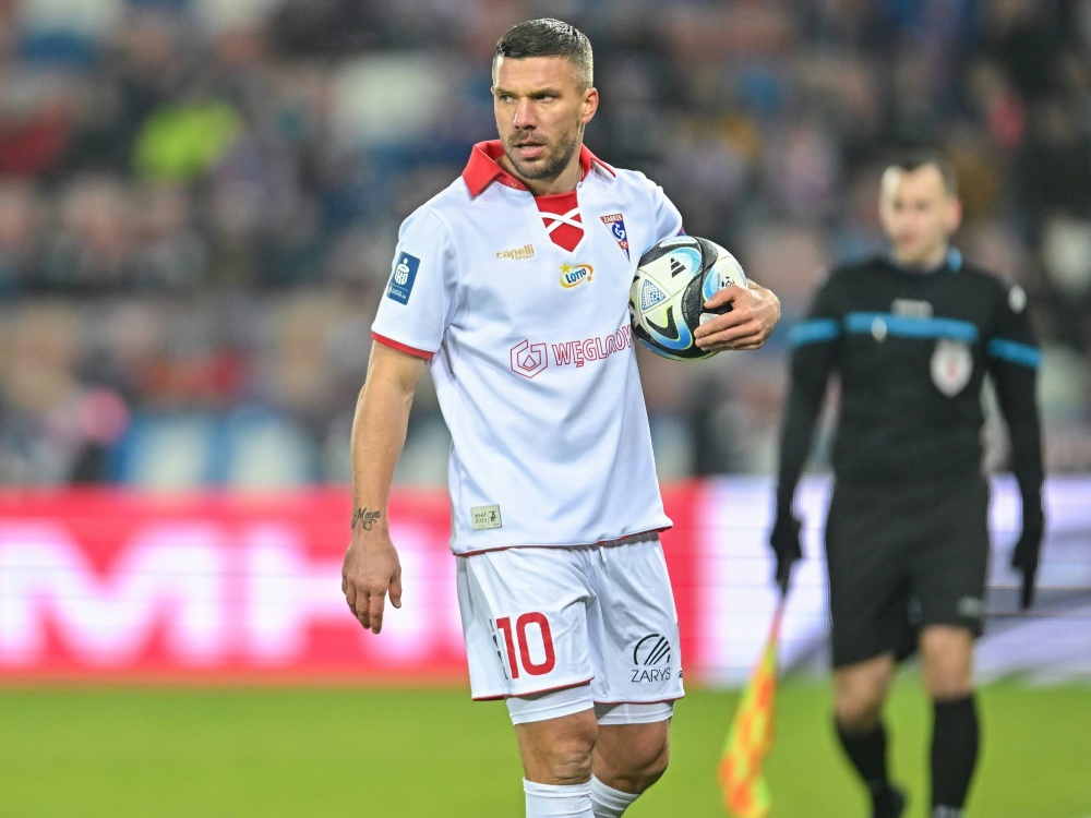 Lukas Podolski wünscht sich Kölner Klassenerhalt (Foto: IMAGO/Sobola/IMAGO/Sobola/SID/IMAGO/Lukasz Sobala)