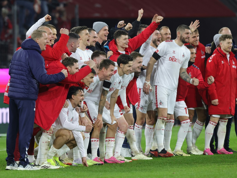 Der 1. FC Köln feiert den ersten Sieg der Rückrunde (Foto: FIRO/FIRO/SID)