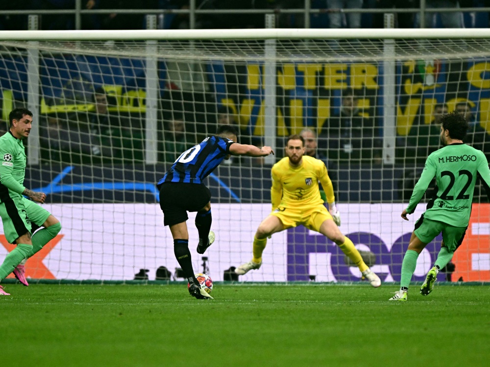Lautaro Martinez lässt eine gute Chance für Inter aus (Foto: AFP/SID/GABRIEL BOUYS)