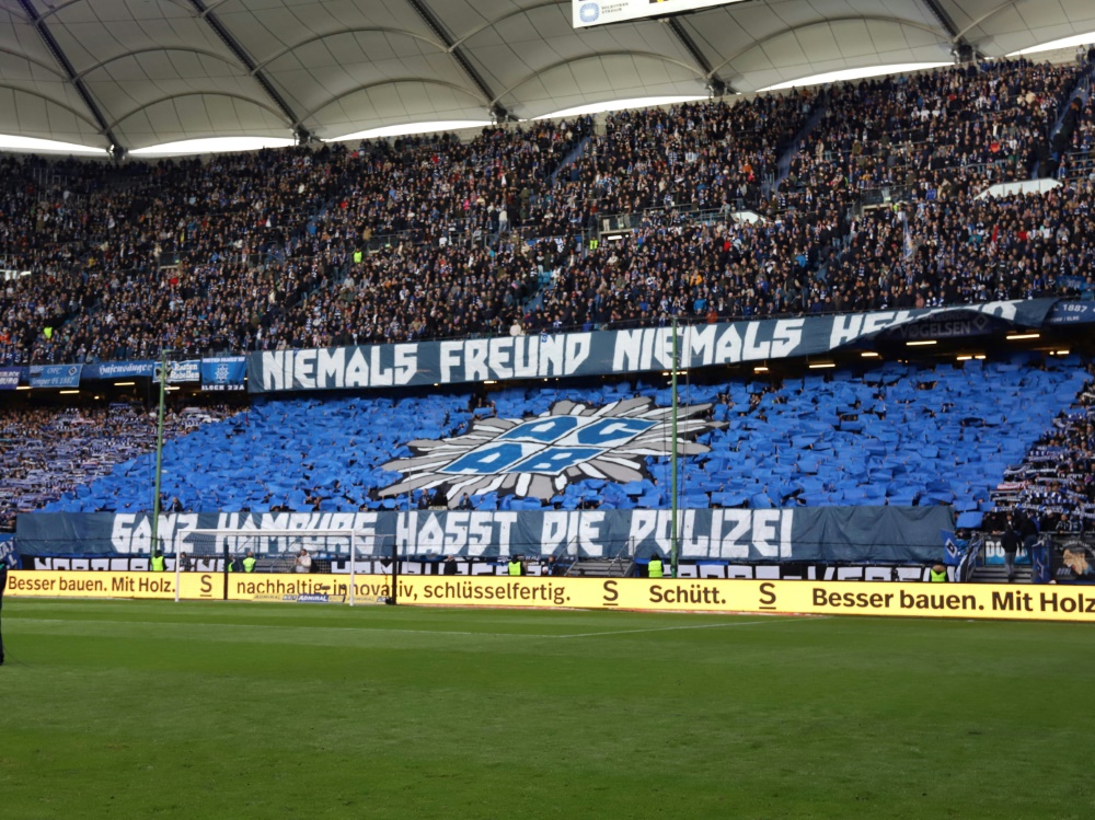 Unmissverständliches Statement der HSV-Fans (Foto: IMAGO / Eibner/IMAGO / Eibner/SID/IMAGO/Sebastian Bach)