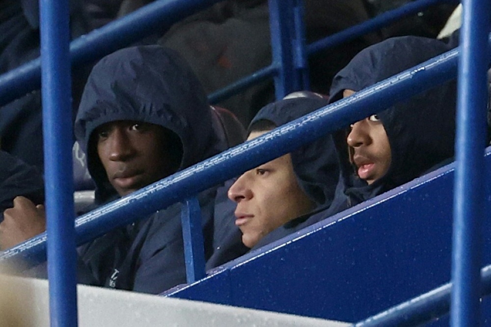 Kylian Mbappe saß in seiner PSG-Zeit bislang nur selten draußen (Foto: AFP/SID/FRANCK FIFE)