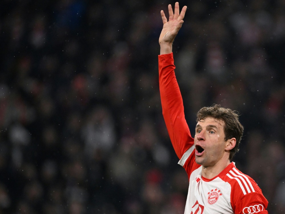Thomas Müller und der FC Bayern setzen ein Zeichen für Vielfalt (Foto: AFP/SID/Kirill KUDRYAVTSEV)
