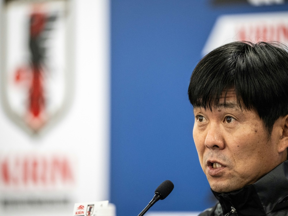 Japans Trainer Moriyasu vor dem Spiel gegen Nordkorea (Foto: AFP/SID/PHILIP FONG)