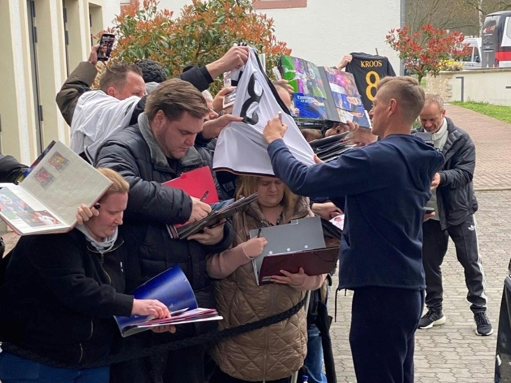 Kroos bei seiner Ankunft in Neu-Isenburg (Foto: AFP/SID/Nowag)