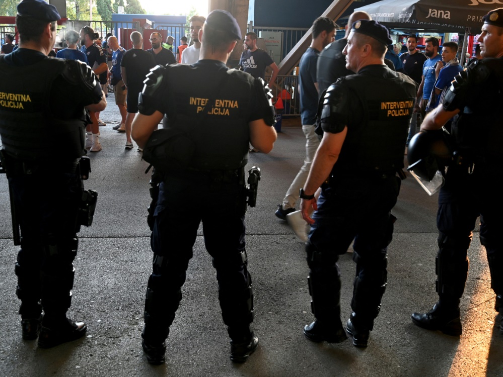 Die Polizei nahm mehr als 50 Personen fest (Foto: AFP/SID/DENIS LOVROVIC)