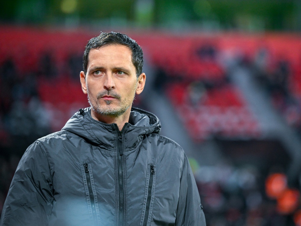 Trainer Dino Toppmöller von Eintracht Frankfurt (Foto: AFP/SID/SASCHA SCHUERMANN)