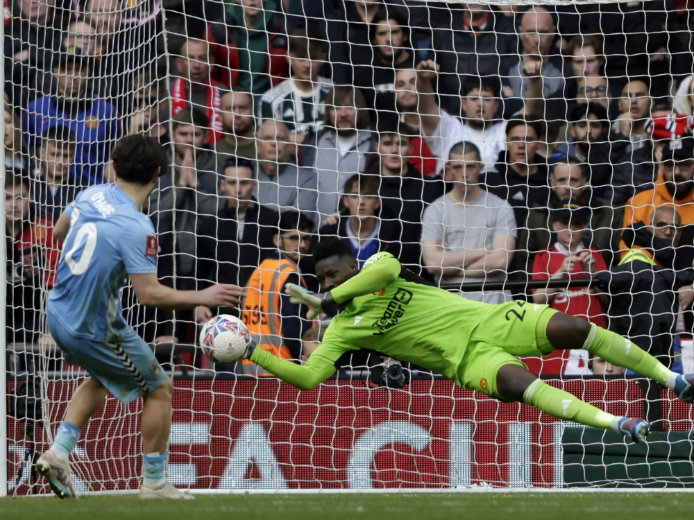 United müht sich ins Finale (Foto: AFP/SID/IAN KINGTON)