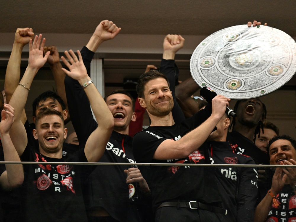 International gefeiert: Xabi Alonso und Bayer Leverkusen (Foto: AFP/AFP/INA FASSBENDER)