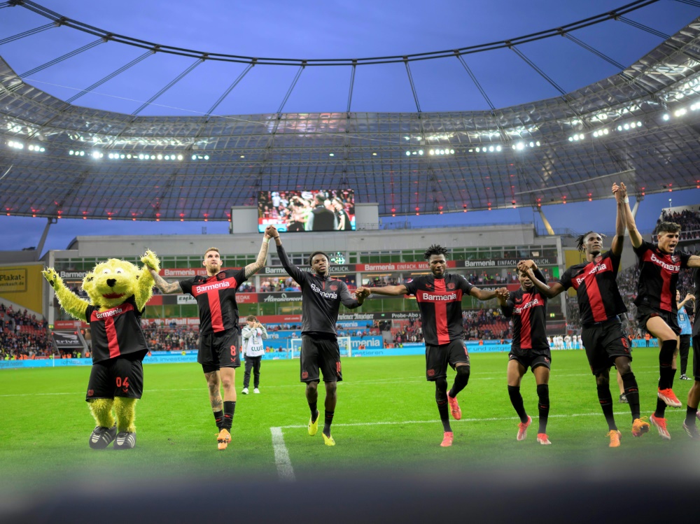Die Leverkusener feierten das Remis wie einen Sieg (Foto: IMAGO/Sven Simon /IMAGO/Sven Simon/SID/IMAGO/Anke Waelischmiller/Sven Simon)