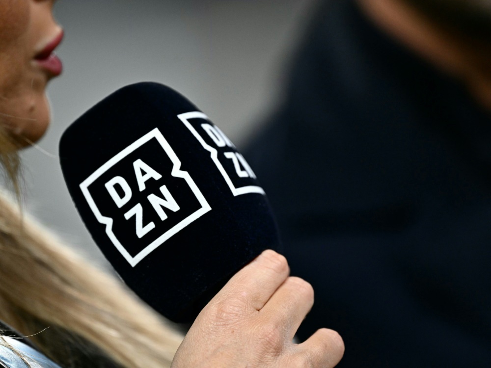 DAZN und DFL streiten um die Medienrechte (Foto: AFP/SID/GABRIEL BOUYS)